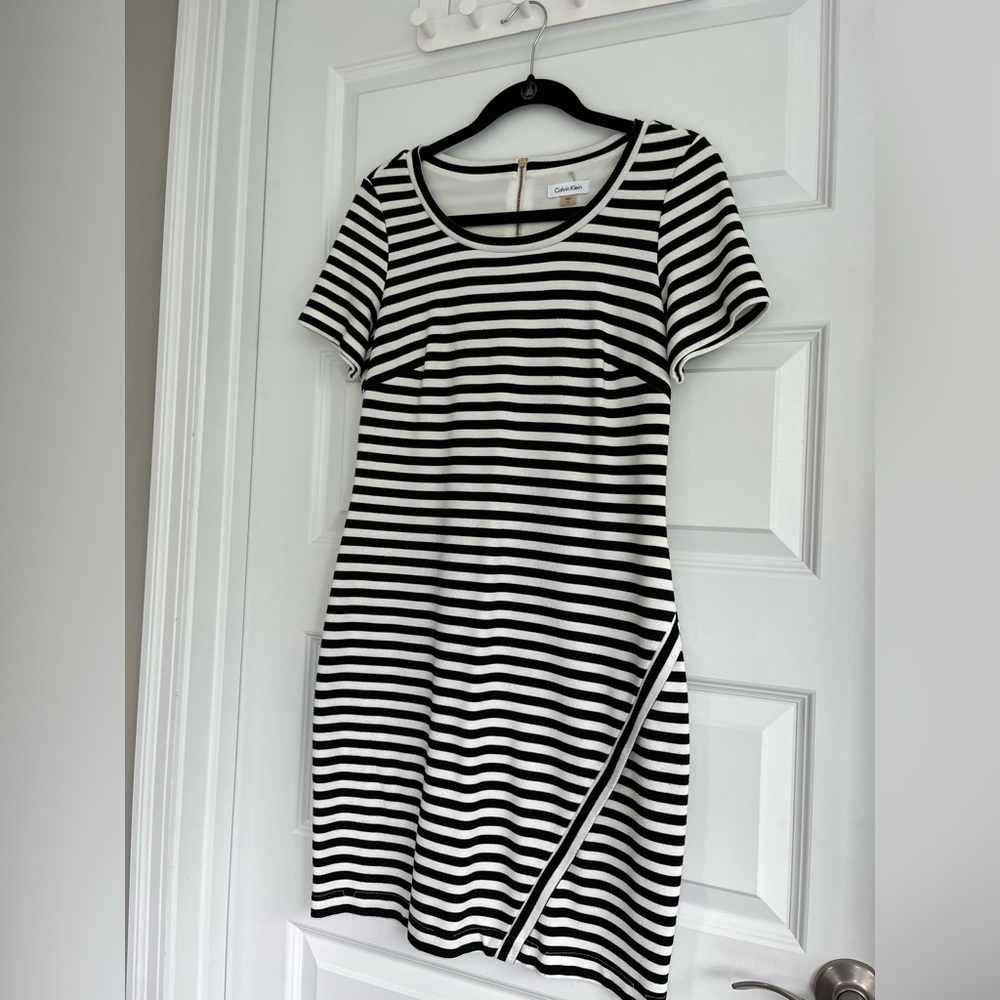 Calvin Klein Black and White Striped Short Sleeve Sheath Dress